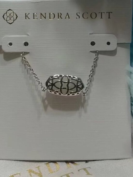 Kendra Scott necklace - Picture 4 of 5